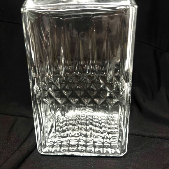 Luminarc Clear Diamond Pattern Crystal Decanter and Square Stopper - 8.75" Tall - Picture 9 of 10